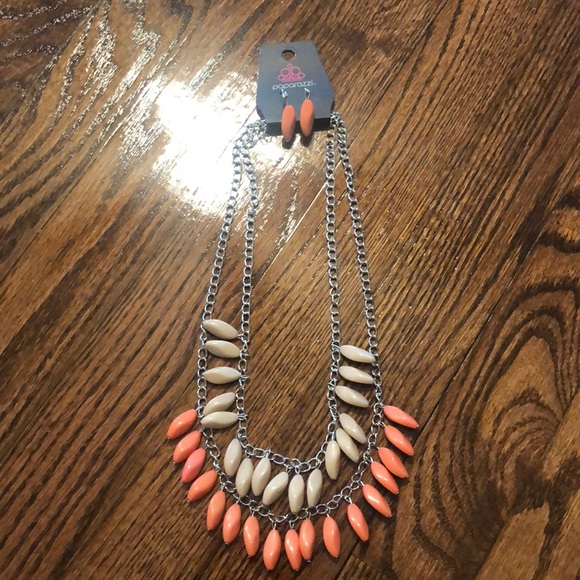 paparazzi Jewelry - Paparazzi Necklace and Earring Set